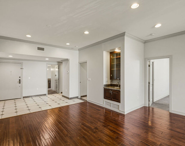 1132 S Doheny Drive - Photo Thumbnail 6