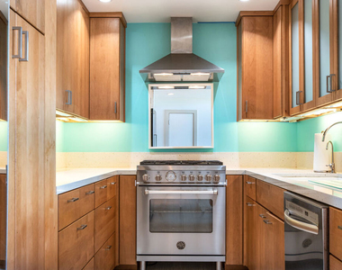 2221 Ocean Avenue - Photo Thumbnail 13
