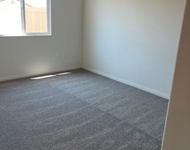 7323 Chetco River Street - Photo Thumbnail 7
