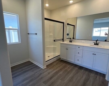 7323 Chetco River Street - Photo Thumbnail 15