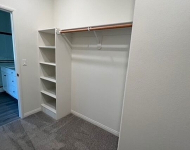 7323 Chetco River Street - Photo Thumbnail 12