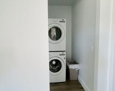 11922 Isis Avenue - Photo Thumbnail 6