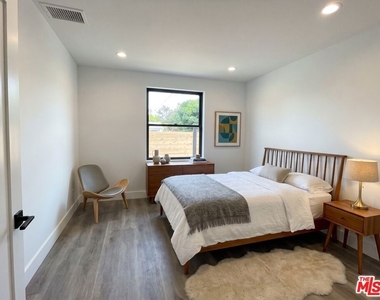 11922 Isis Avenue - Photo Thumbnail 10