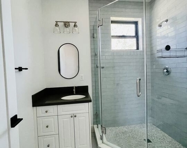11922 Isis Avenue - Photo Thumbnail 8