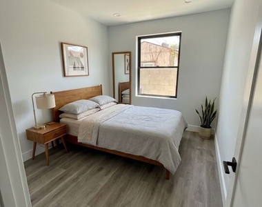 11922 Isis Avenue - Photo Thumbnail 14