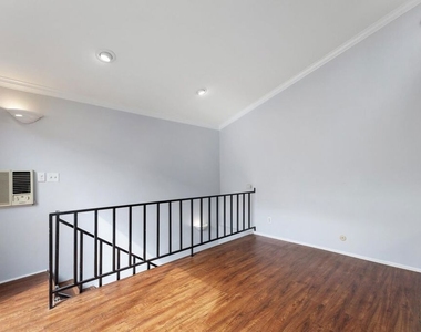 5325 Newcastle Avenue - Photo Thumbnail 43