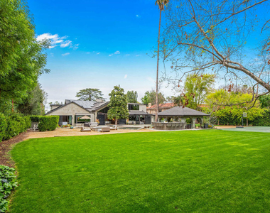 17352 Magnolia Boulevard - Photo Thumbnail 4