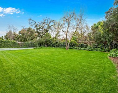 17352 Magnolia Boulevard - Photo Thumbnail 9