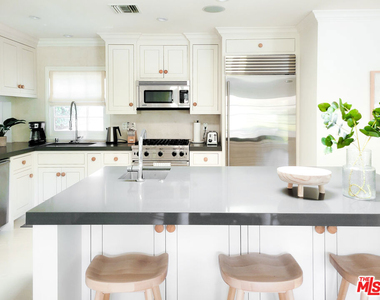 5866 Spring Oak Drive - Photo Thumbnail 8