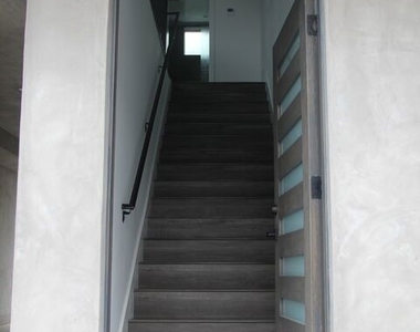 5242 Tilden Avenue - Photo Thumbnail 1