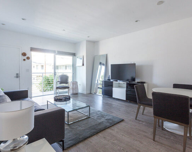 11776 Idaho Avenue - Photo Thumbnail 5