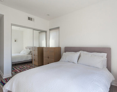 11776 Idaho Avenue - Photo Thumbnail 13
