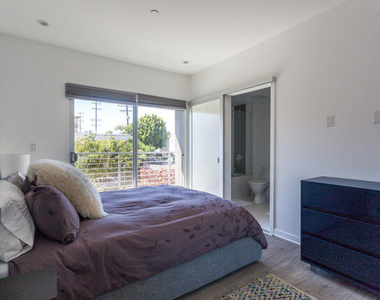 11776 Idaho Avenue - Photo Thumbnail 9
