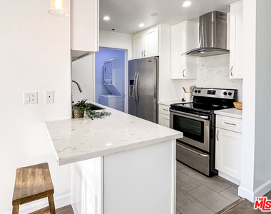222 S Central Avenue - Photo Thumbnail 4