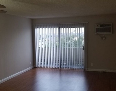 124 N Oxford Avenue - Photo Thumbnail 10