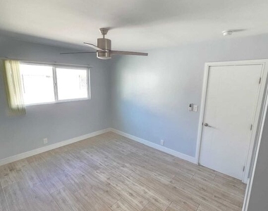 5341 Vantage Avenue - Photo Thumbnail 14