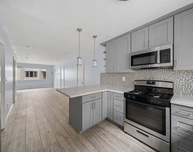 5341 Vantage Avenue - Photo Thumbnail 4