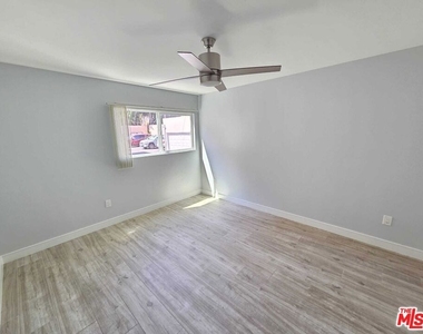 5341 Vantage Avenue - Photo Thumbnail 8