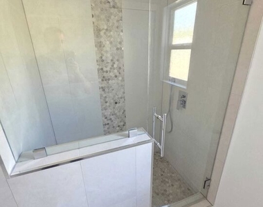 5341 Vantage Avenue - Photo Thumbnail 18