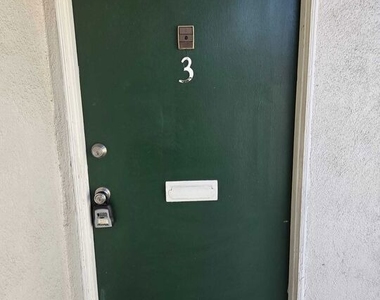 5341 Vantage Avenue - Photo Thumbnail 20