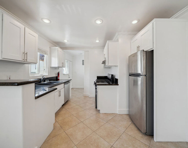 7942 Fountain Avenue - Photo Thumbnail 6