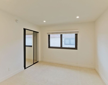 6930 De Celis Place - Photo Thumbnail 12