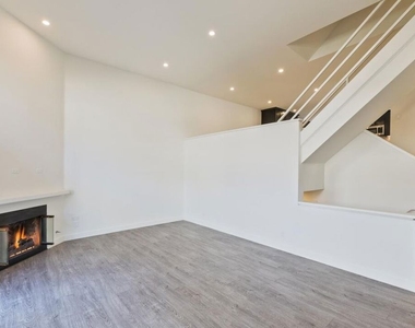 6930 De Celis Place - Photo Thumbnail 15
