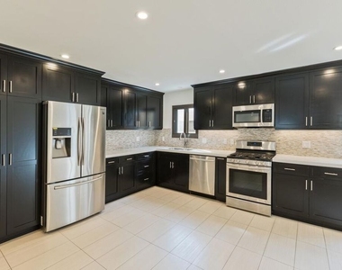 6930 De Celis Place - Photo Thumbnail 2