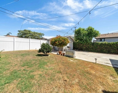 1821 W 42nd Place - Photo Thumbnail 14