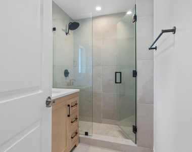 616 Sunset Avenue - Photo Thumbnail 3