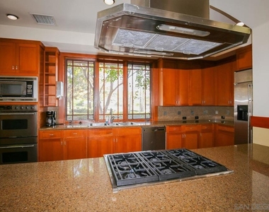 2263 Paseo Saucedal - Photo Thumbnail 14