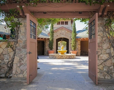 2263 Paseo Saucedal - Photo Thumbnail 12