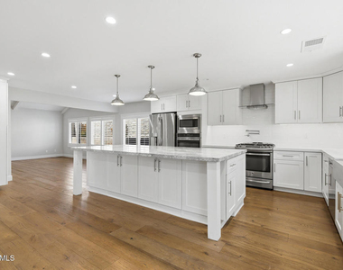 3235 Sierra Drive - Photo Thumbnail 9