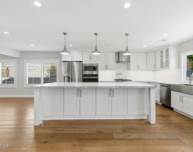 3235 Sierra Drive - Photo Thumbnail 10