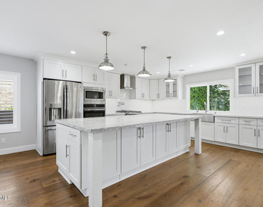 3235 Sierra Drive - Photo Thumbnail 11