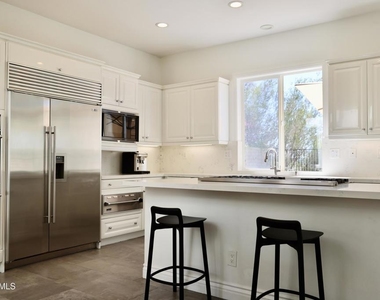 6072 Mandeville Place - Photo Thumbnail 10