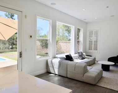 6072 Mandeville Place - Photo Thumbnail 16