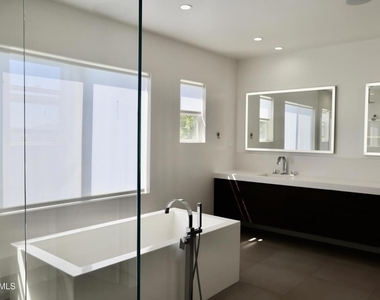 6072 Mandeville Place - Photo Thumbnail 39