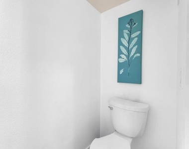 3563 Penny Lane - Photo Thumbnail 12