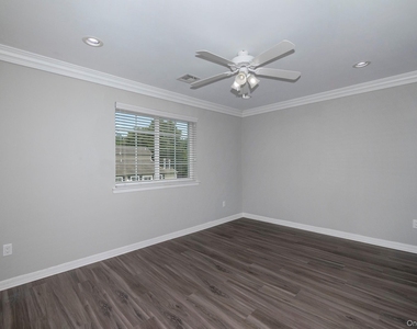 4003 Townhouse Drive - Photo Thumbnail 5