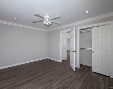4003 Townhouse Drive - Photo Thumbnail 6