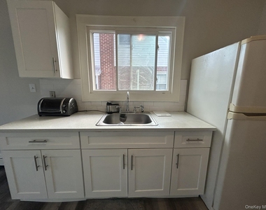 76 Robinwood Avenue - Photo Thumbnail 3
