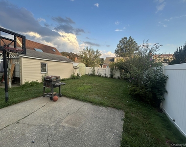 76 Robinwood Avenue - Photo Thumbnail 12