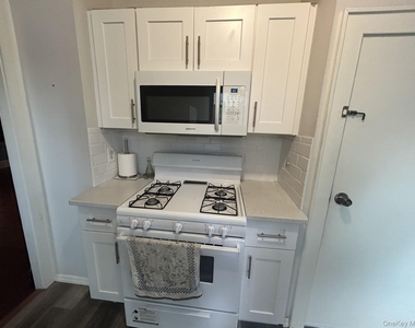 76 Robinwood Avenue - Photo Thumbnail 4