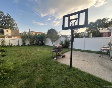 76 Robinwood Avenue - Photo Thumbnail 13