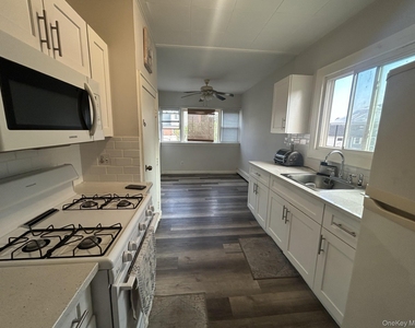 76 Robinwood Avenue - Photo Thumbnail 2