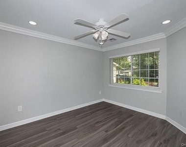 2305 Townhouse Drive - Photo Thumbnail 4
