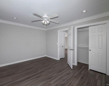 2305 Townhouse Drive - Photo Thumbnail 11