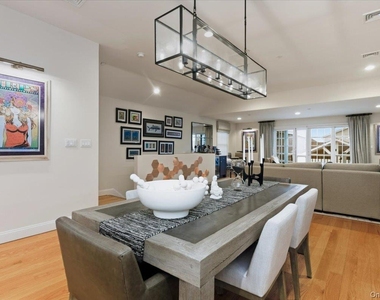 97 Wisconsin Street - Photo Thumbnail 10