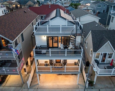 97 Wisconsin Street - Photo Thumbnail 2